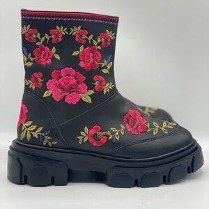 NWOB Farm Rio Boho Boots‎ Size 6